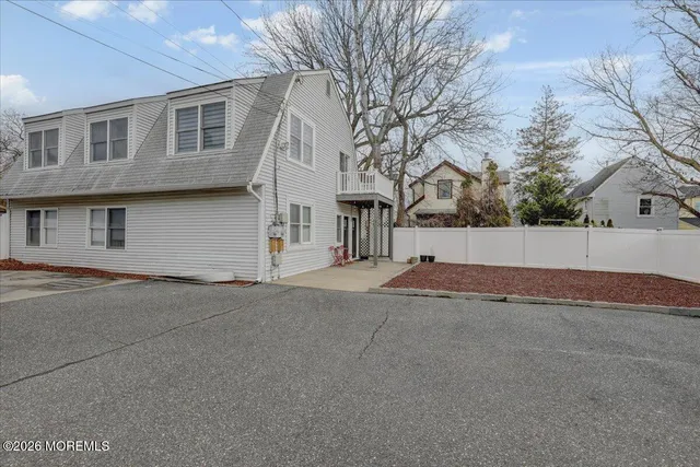 $3,000 | 21 Washington Street, Unit D, Red Bank, NJ 07701