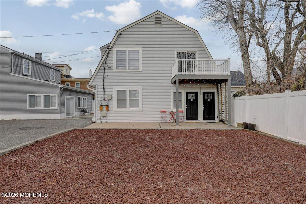 21 Washington Street, Unit D Red Bank, NJ 07701 - Photo 4 of 27 05-Front of Home