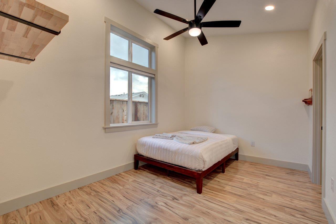 534 Laurel Street Central Point, OR 97502 - Photo 25 of 30 DSC_7711_2_3Interior Custom Settings