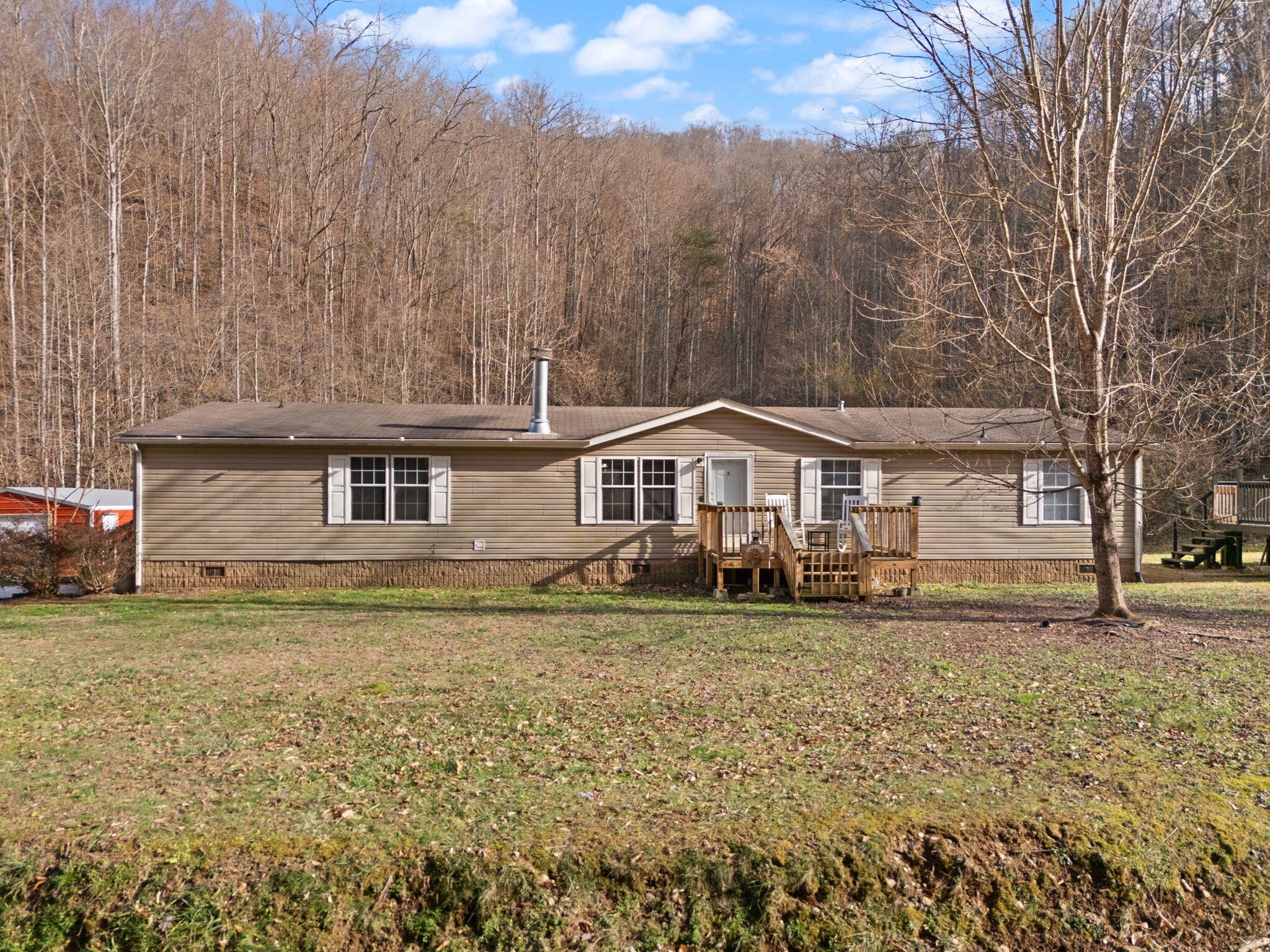 1065 Saplin Fork Road Manchester, KY 40962 - Photo 3 of 68 42-web-or-mls-DJI_20250301160752_0243_D