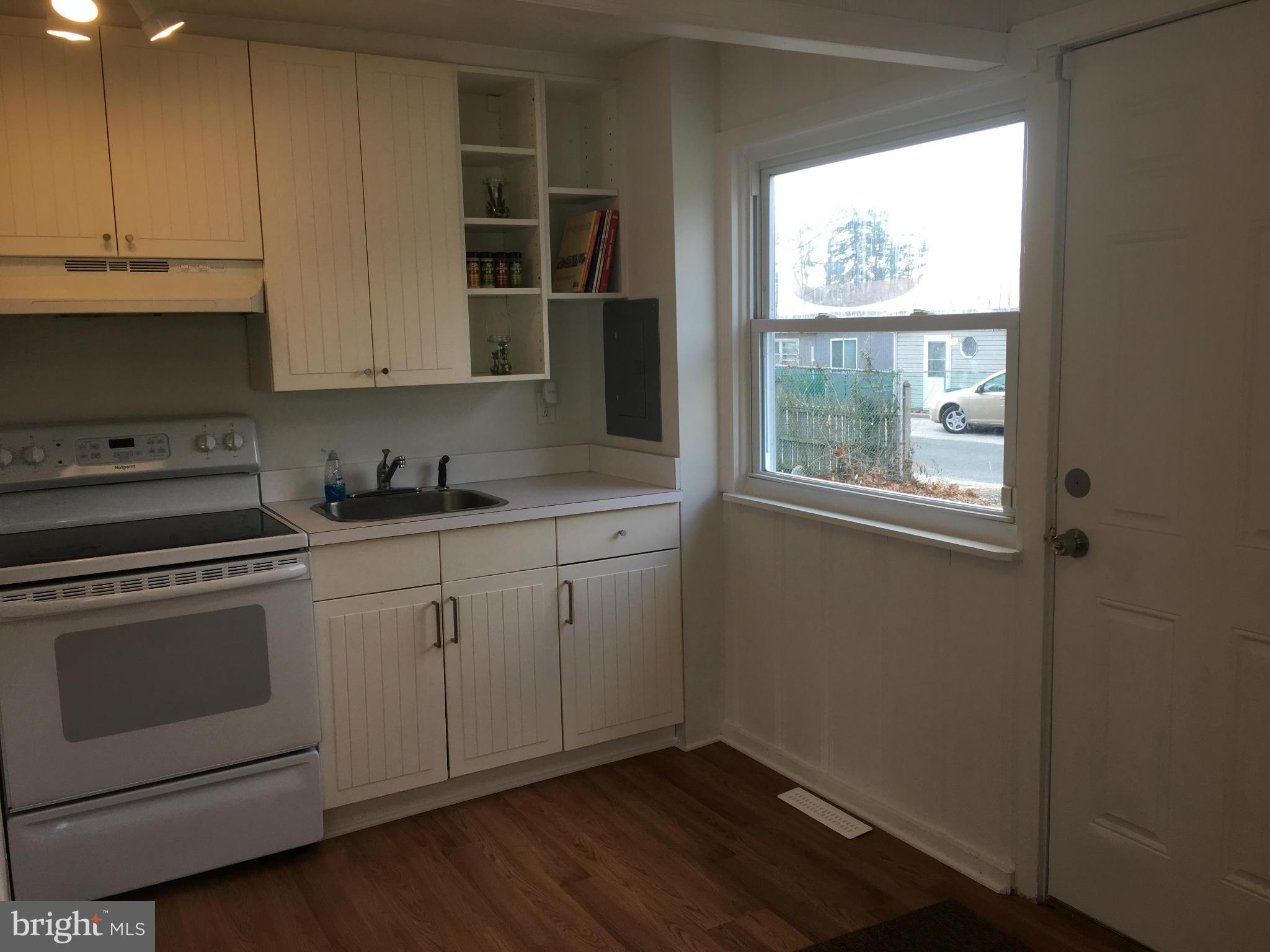 1303 4th Road Baltimore, MD 21220 - Photo 3 of 13 Kitchen