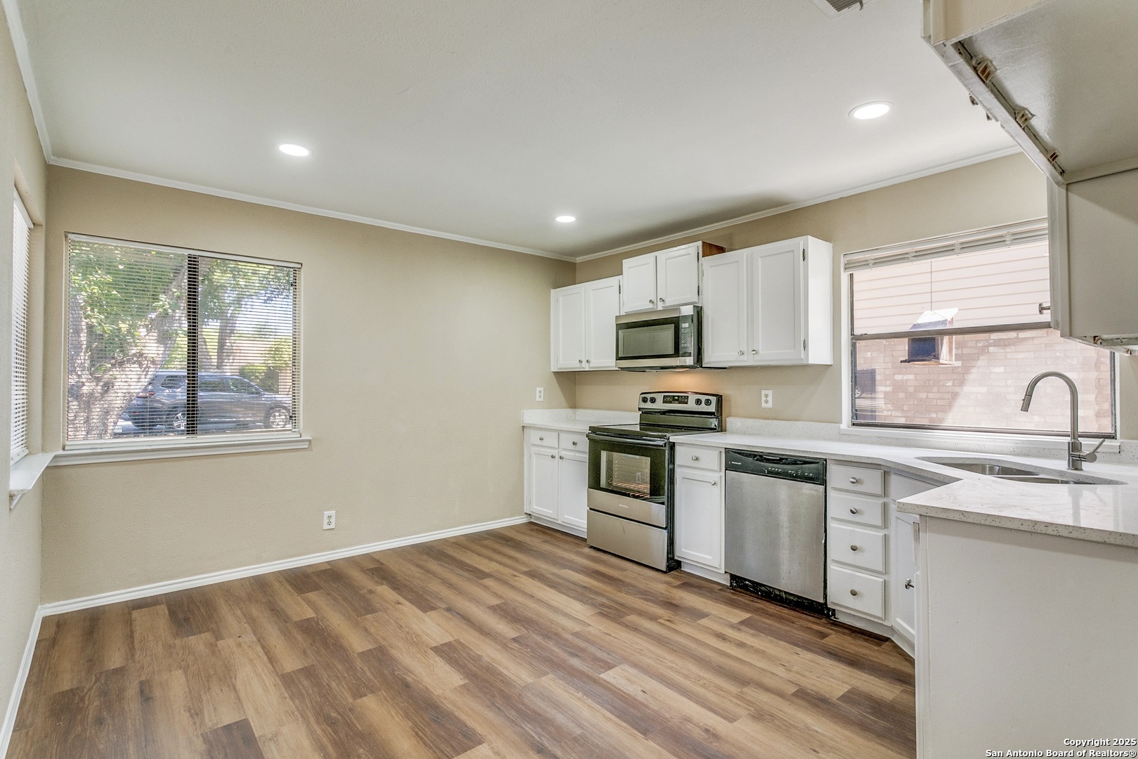 13239 Larkway Street San Antonio, TX 78233 - Photo 6 of 15