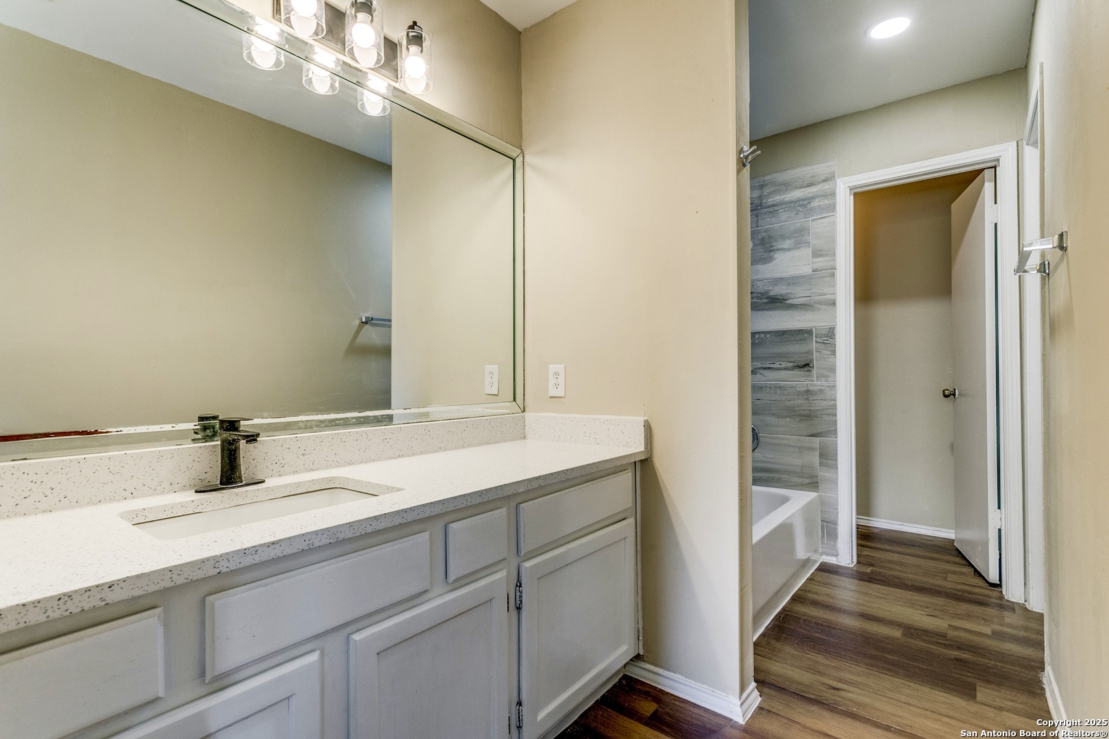 13239 Larkway Street San Antonio, TX 78233 - Photo 9 of 15