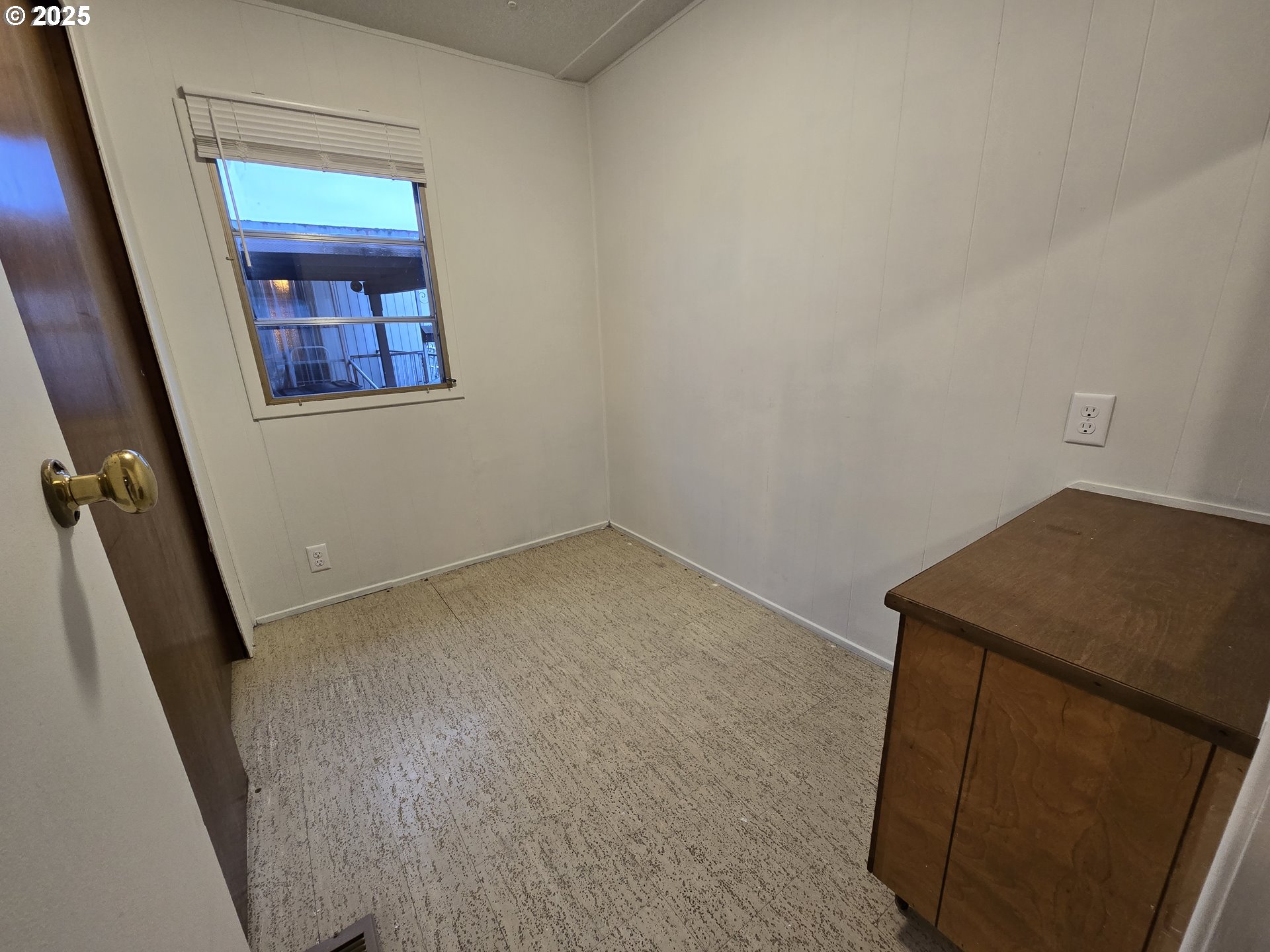 2150 Laura Street, Unit 13 Springfield, OR 97477 - Photo 19 of 25 Bedroom