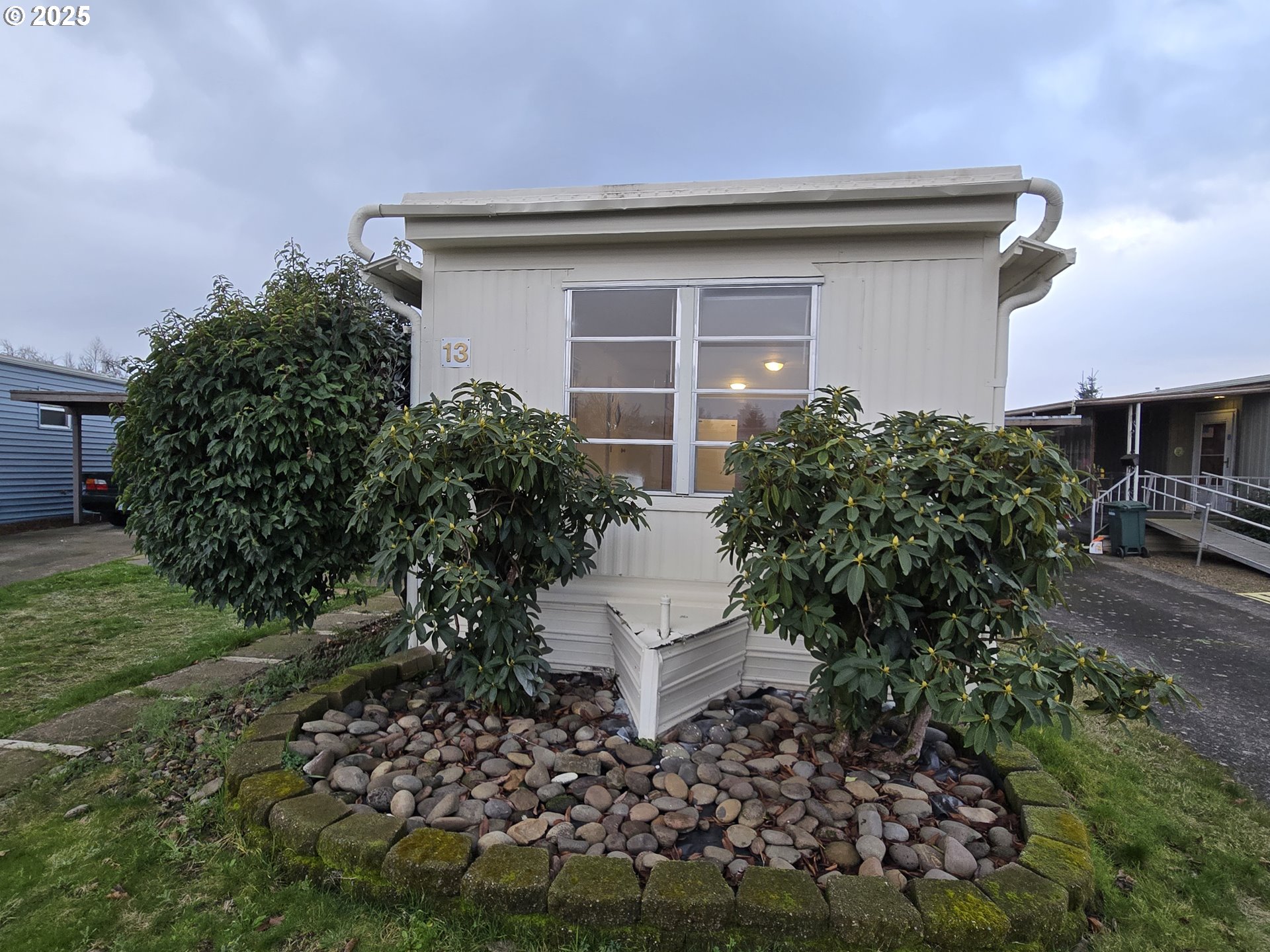 2150 Laura Street, Unit 13 Springfield, OR 97477 - Photo 2 of 25