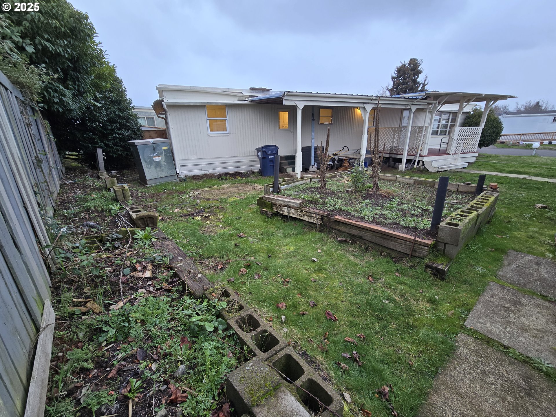 2150 Laura Street, Unit 13 Springfield, OR 97477 - Photo 23 of 25 Carport