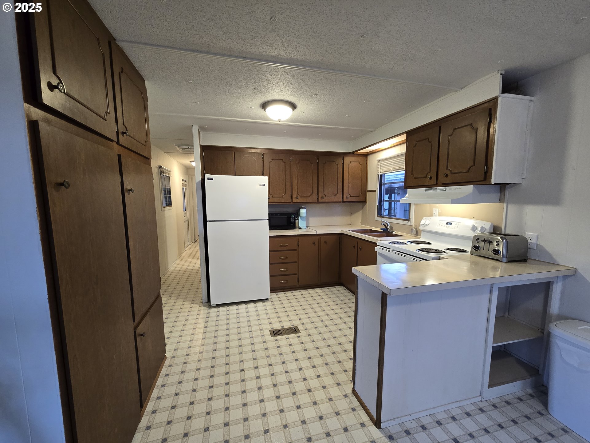 2150 Laura Street, Unit 13 Springfield, OR 97477 - Photo 7 of 25 Kitchen
