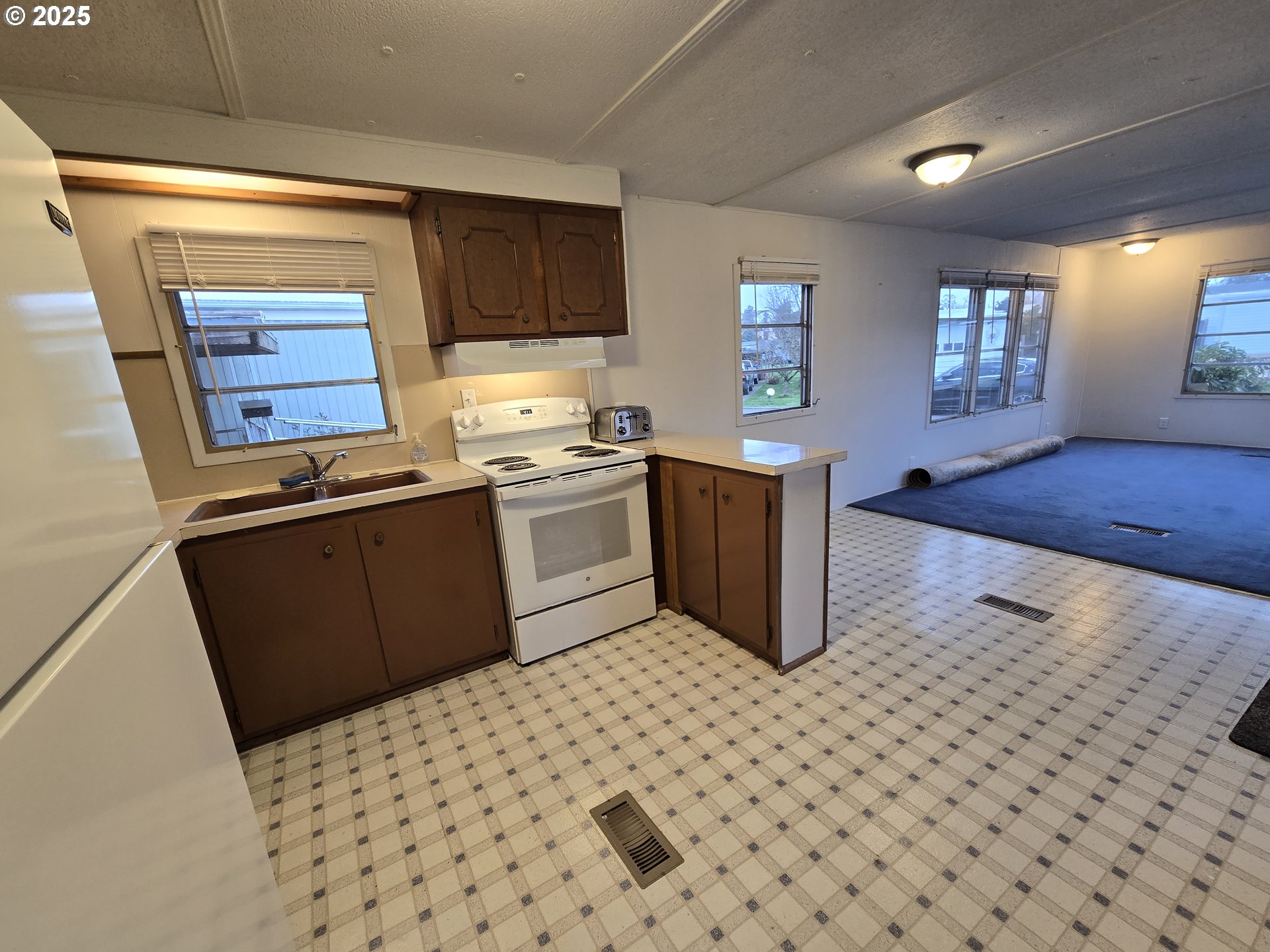 2150 Laura Street, Unit 13 Springfield, OR 97477 - Photo 8 of 25