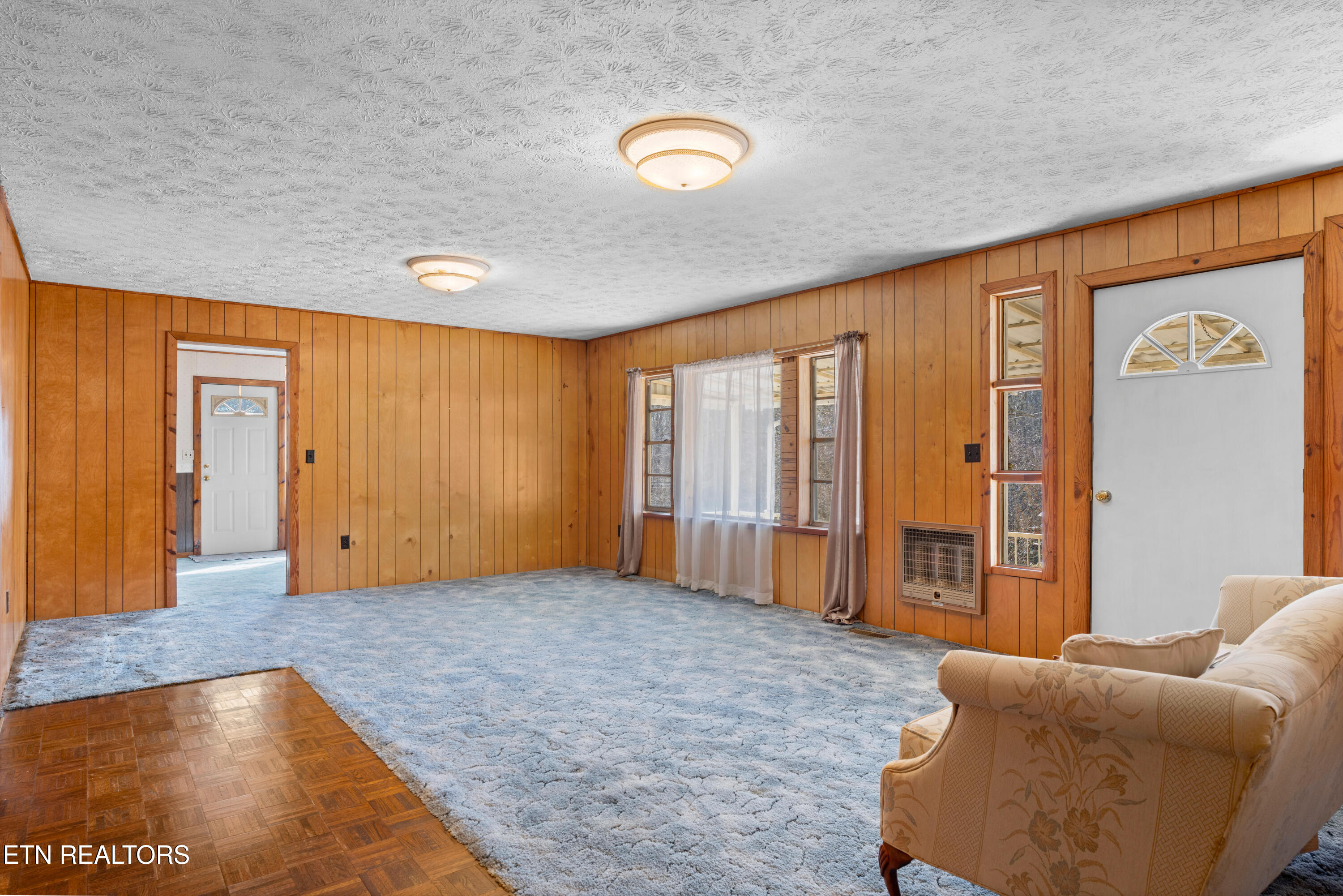 6314 Maloneyville Road Corryton, TN 37721 - Photo 4 of 18 Living Room