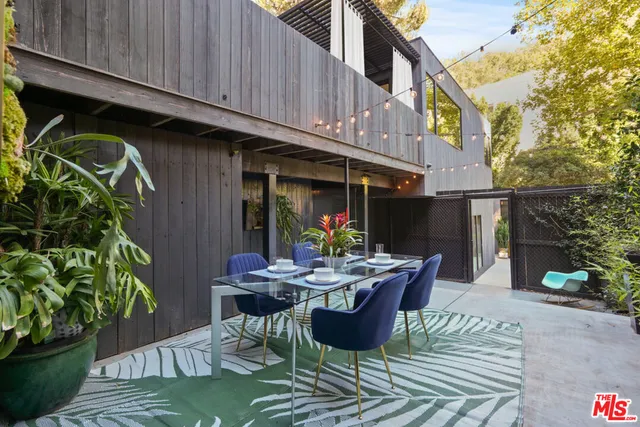 a view of a back yard with green space