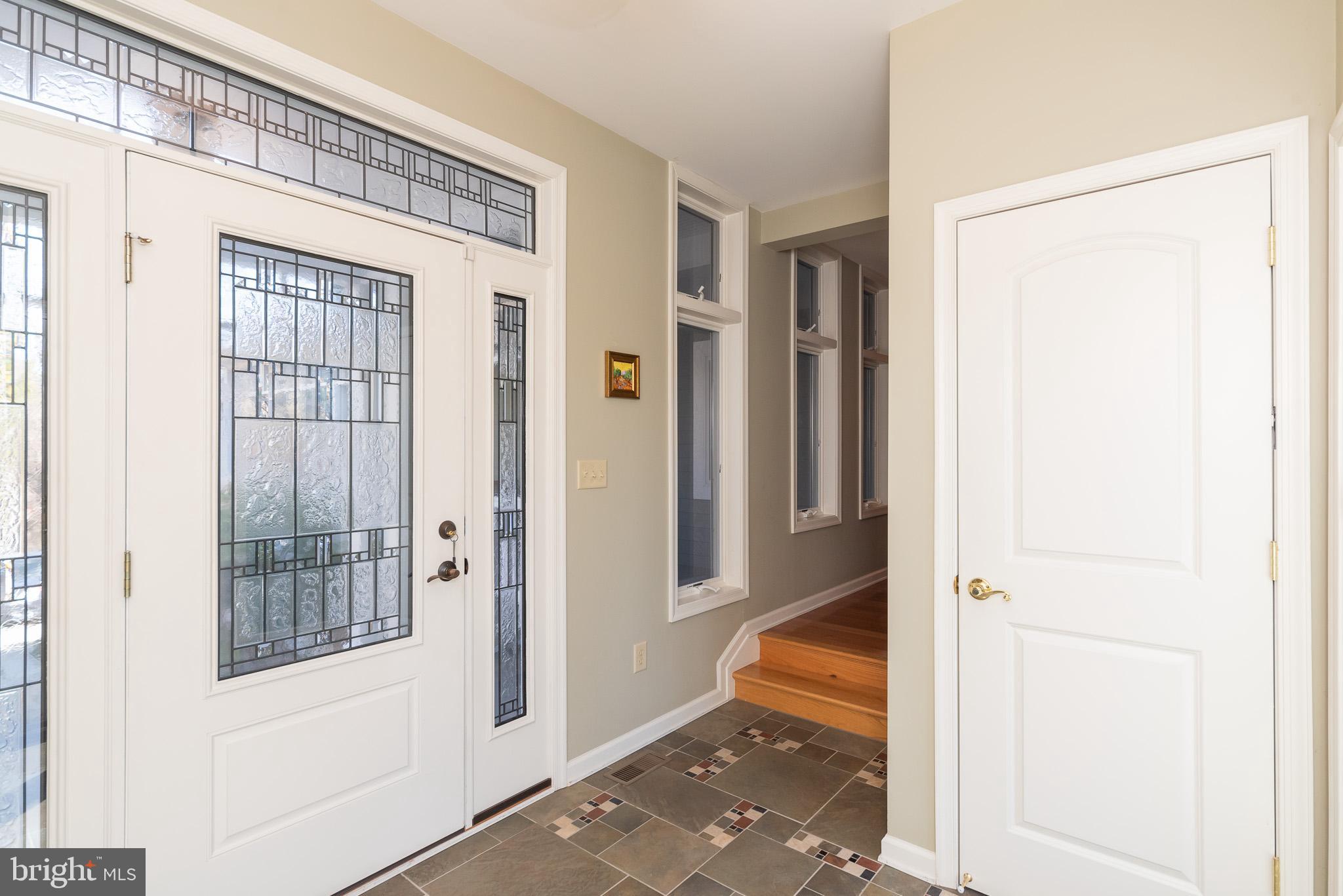 16550 Yeoho Road Sparks, MD 21152 - Photo 5 of 67 Entry foyer w/ custom glass doors