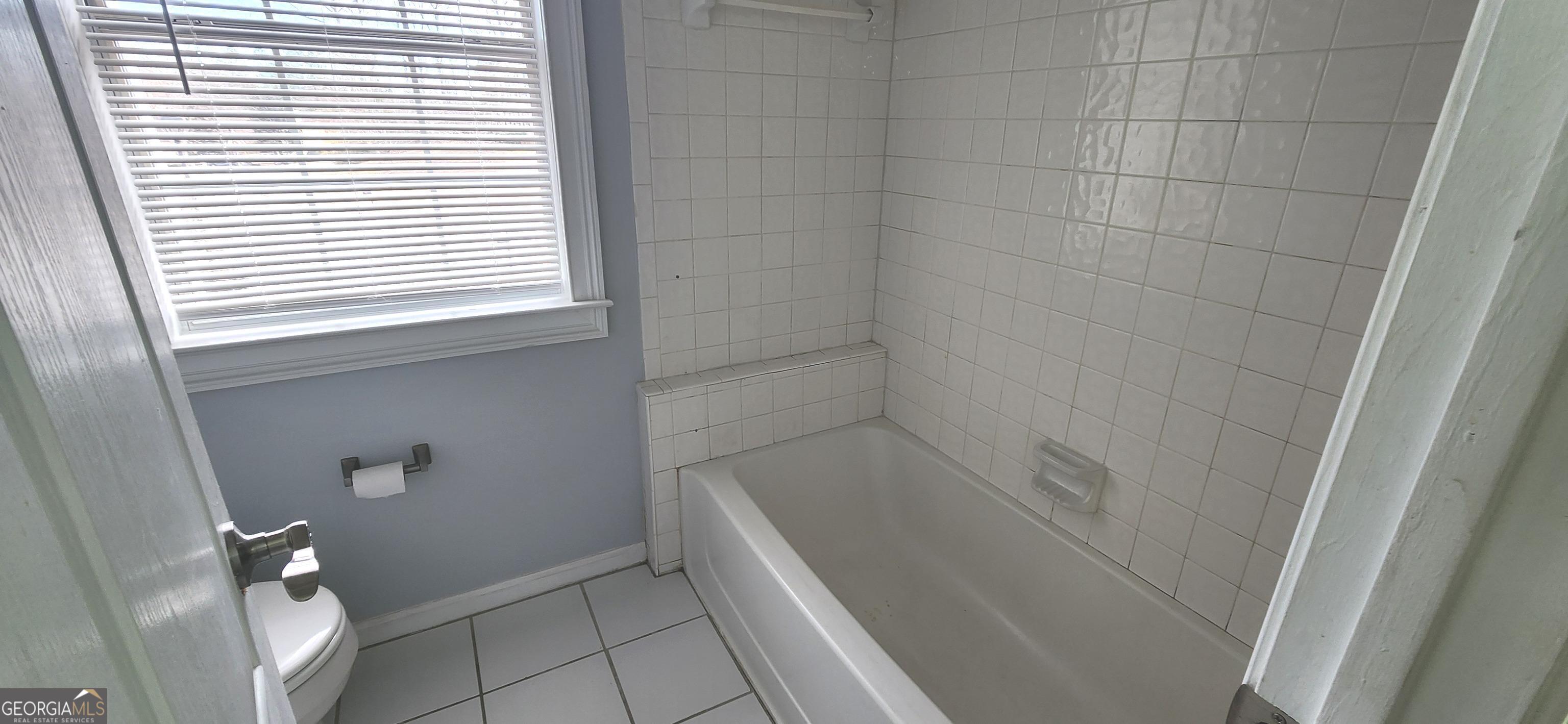 201 Reeves Creek Way Jonesboro, GA 30236 - Photo 20 of 30 2nd Floor Bathroom