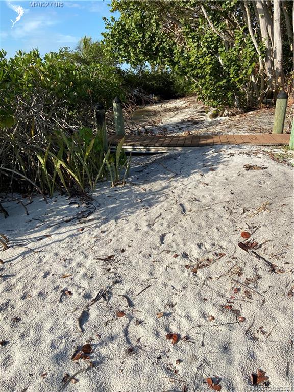 38 East High Point Road Stuart, FL 34996 - Photo 9 of 31