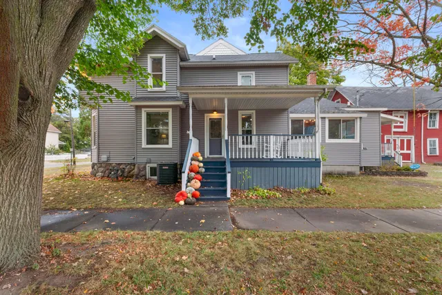 $249,900 | 106 East Sharp Street, Hillsdale, MI 49242