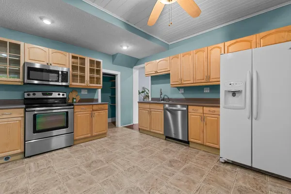 $239,900 | 106 East Sharp Street, Hillsdale, MI 49242