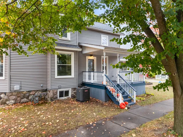 $249,900 | 106 East Sharp Street, Hillsdale, MI 49242