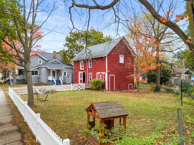 $249,900 | 106 East Sharp Street, Hillsdale, MI 49242