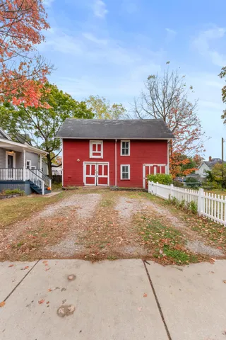 $249,900 | 106 East Sharp Street, Hillsdale, MI 49242