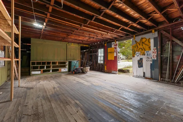 $249,900 | 106 East Sharp Street, Hillsdale, MI 49242