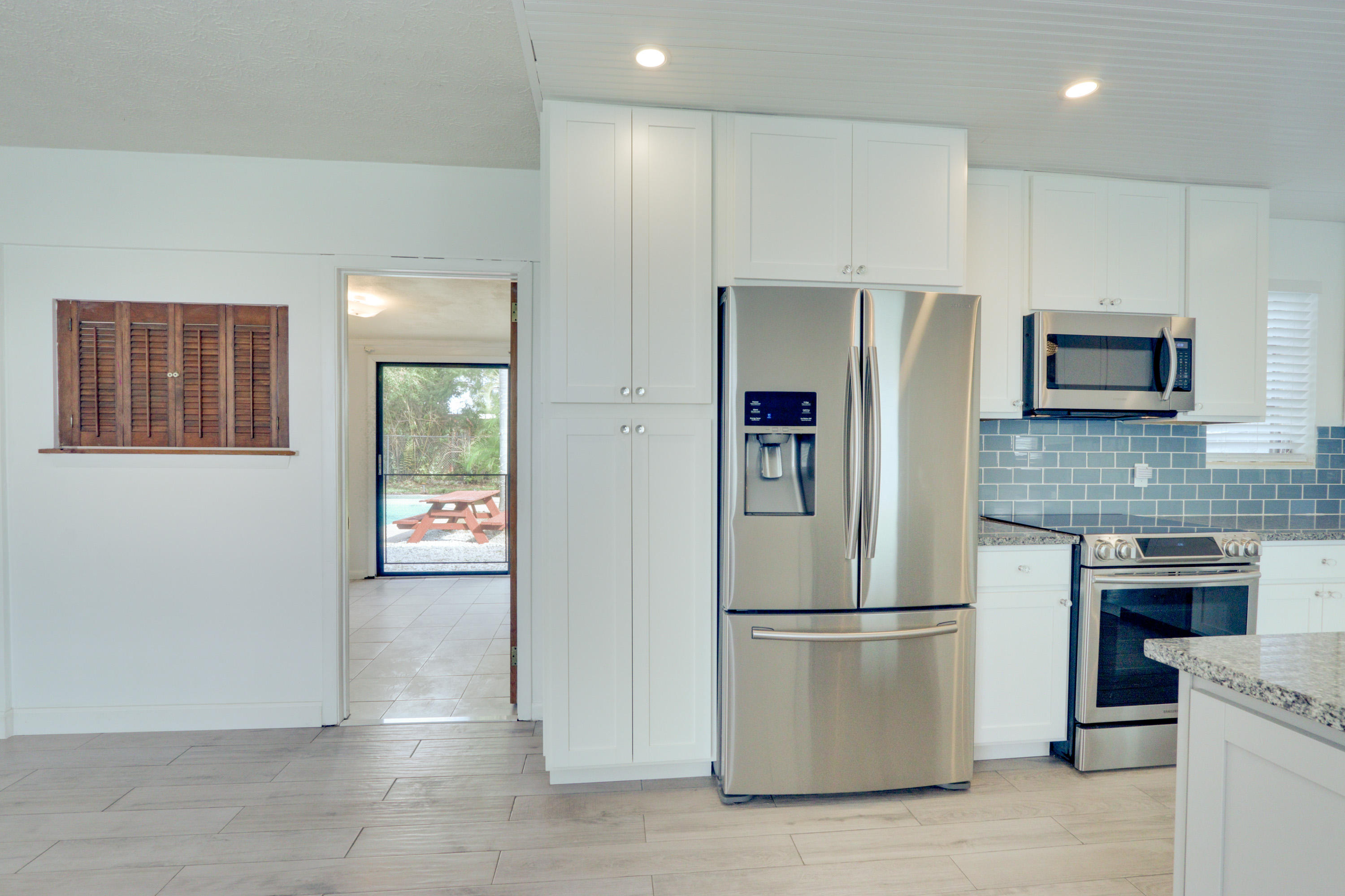 336 Mid Pines Road Palm Springs, FL 33461 - Photo 11 of 40 Kitchen