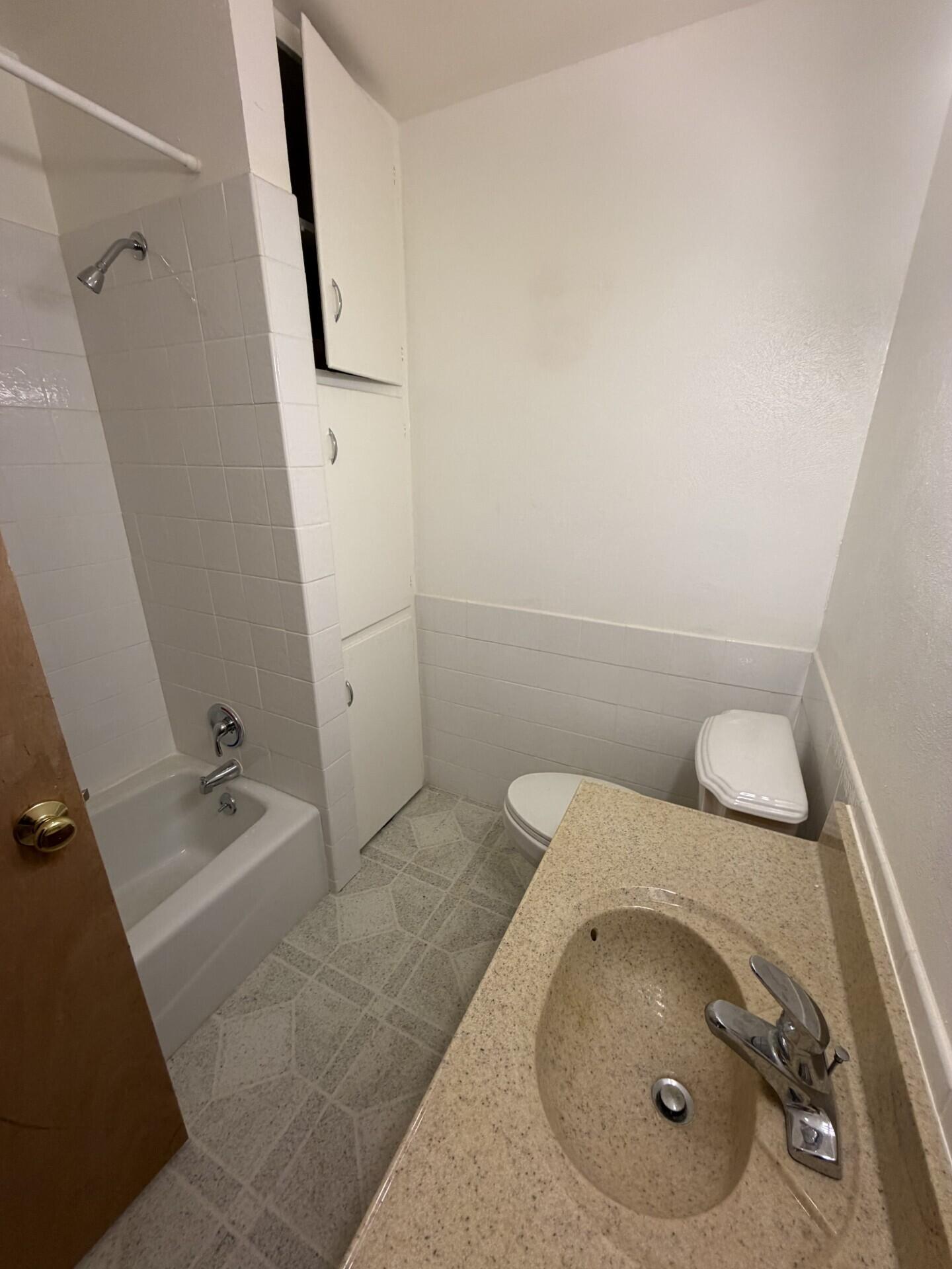 4510 48th Street Lubbock, TX 79414 - Photo 9 of 15 Hall Bath