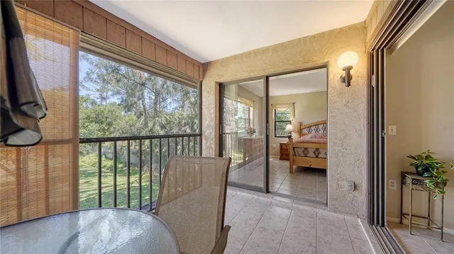a view of livingroom with furniture