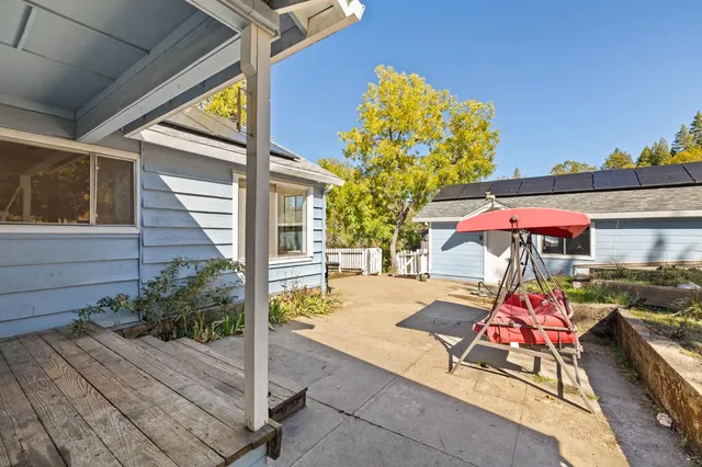 a view of an outdoor space