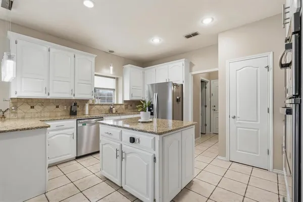 $510,000 | 17 Cherry Hills Street East, Abilene, TX 79606