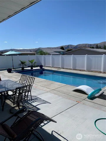 $539,950 | 304 Airport Way North, Mattawa, WA 99349