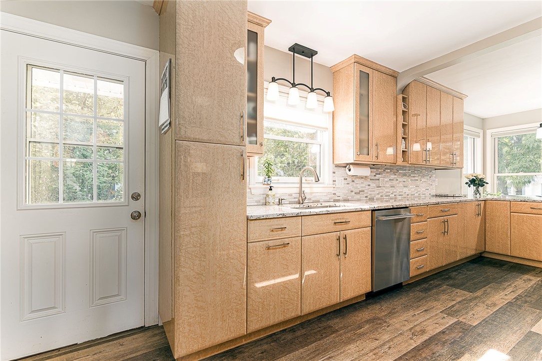 75 Summer Street Westerly, RI 02891 - Photo 20 of 46 Gallery Image 20