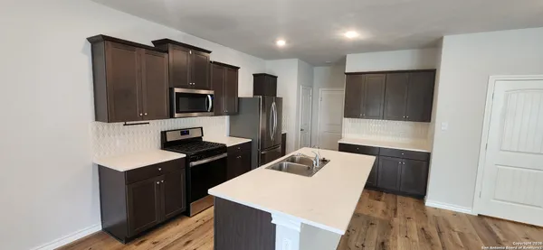 $1,995 | 6806 Prue Road, Unit 24, San Antonio, TX 78240