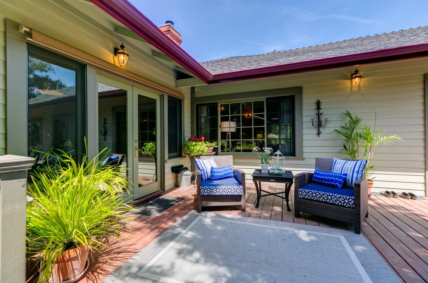 407 Del Norte Road Ojai, CA 93023 - Photo 21 of 39 a outdoor living space with patio furniture and garden