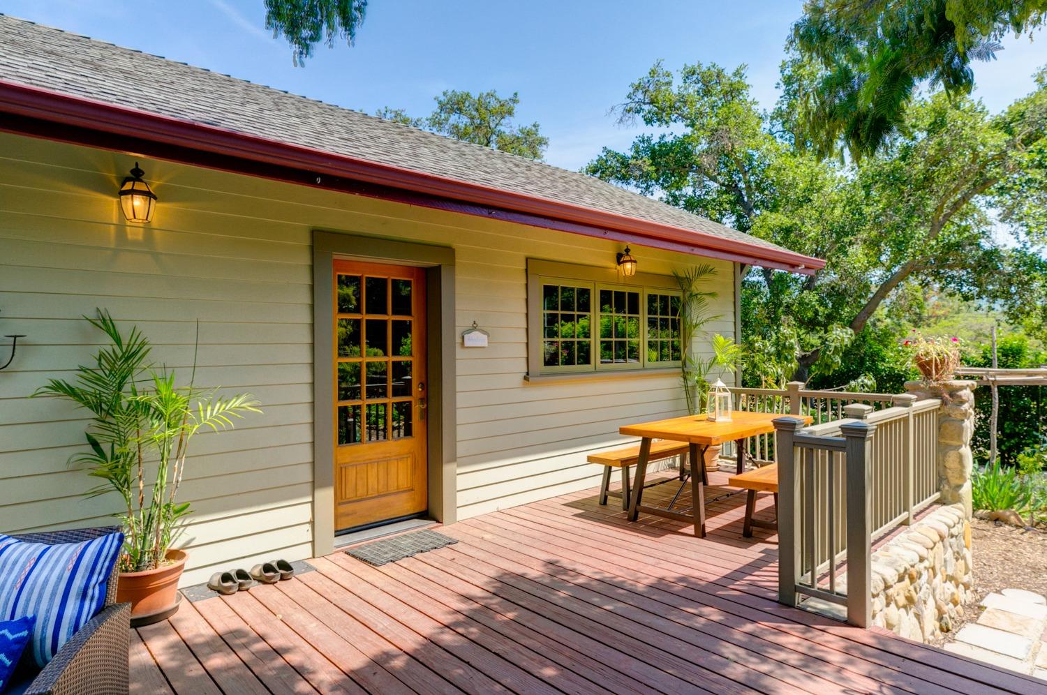407 Del Norte Road Ojai, CA 93023 - Photo 22 of 39 a backyard of a house with seating space
