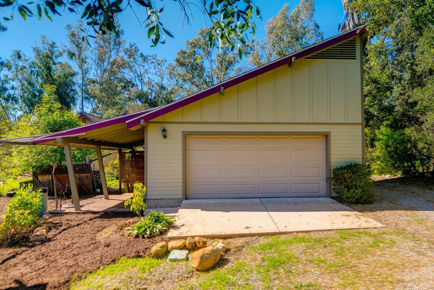 407 Del Norte Road Ojai, CA 93023 - Photo 5 of 39 a front view of a house with garden