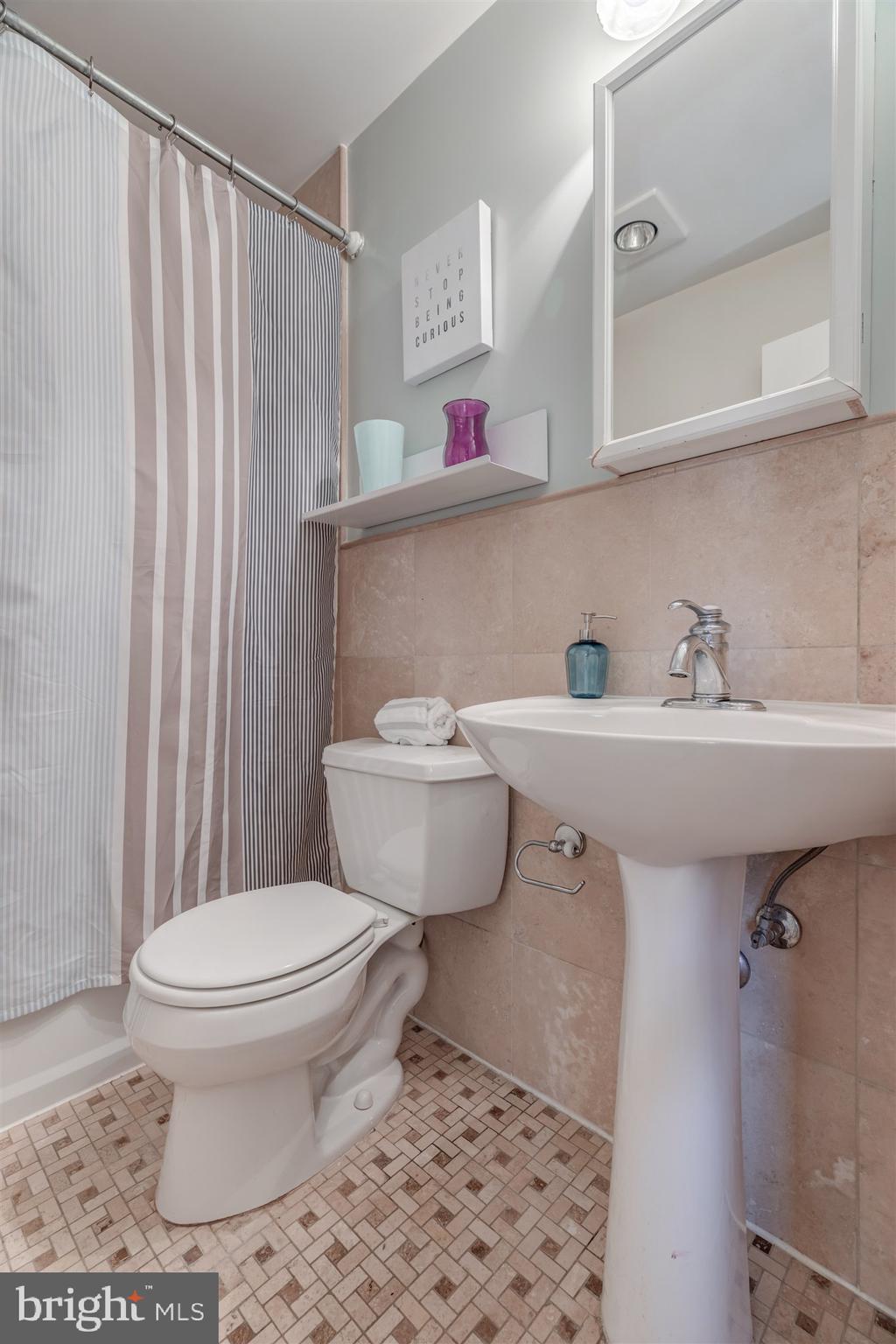1816 Kalorama Road Northwest, Unit 402 Washington, DC 20009 - Photo 25 of 28 Gallery Image 25