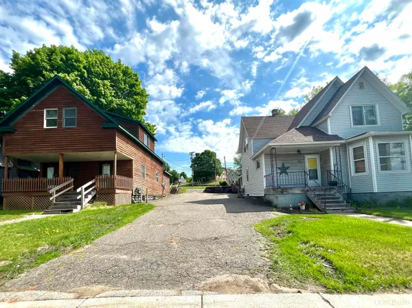 $212,800 | 827 South Stephenson Avenue, Iron Mountain, MI 49801