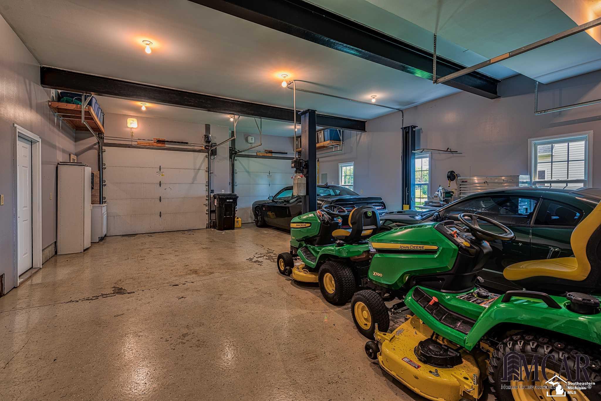3233 South Custer Road Monroe, MI 48161 - Photo 31 of 40 21490714-30.JPG