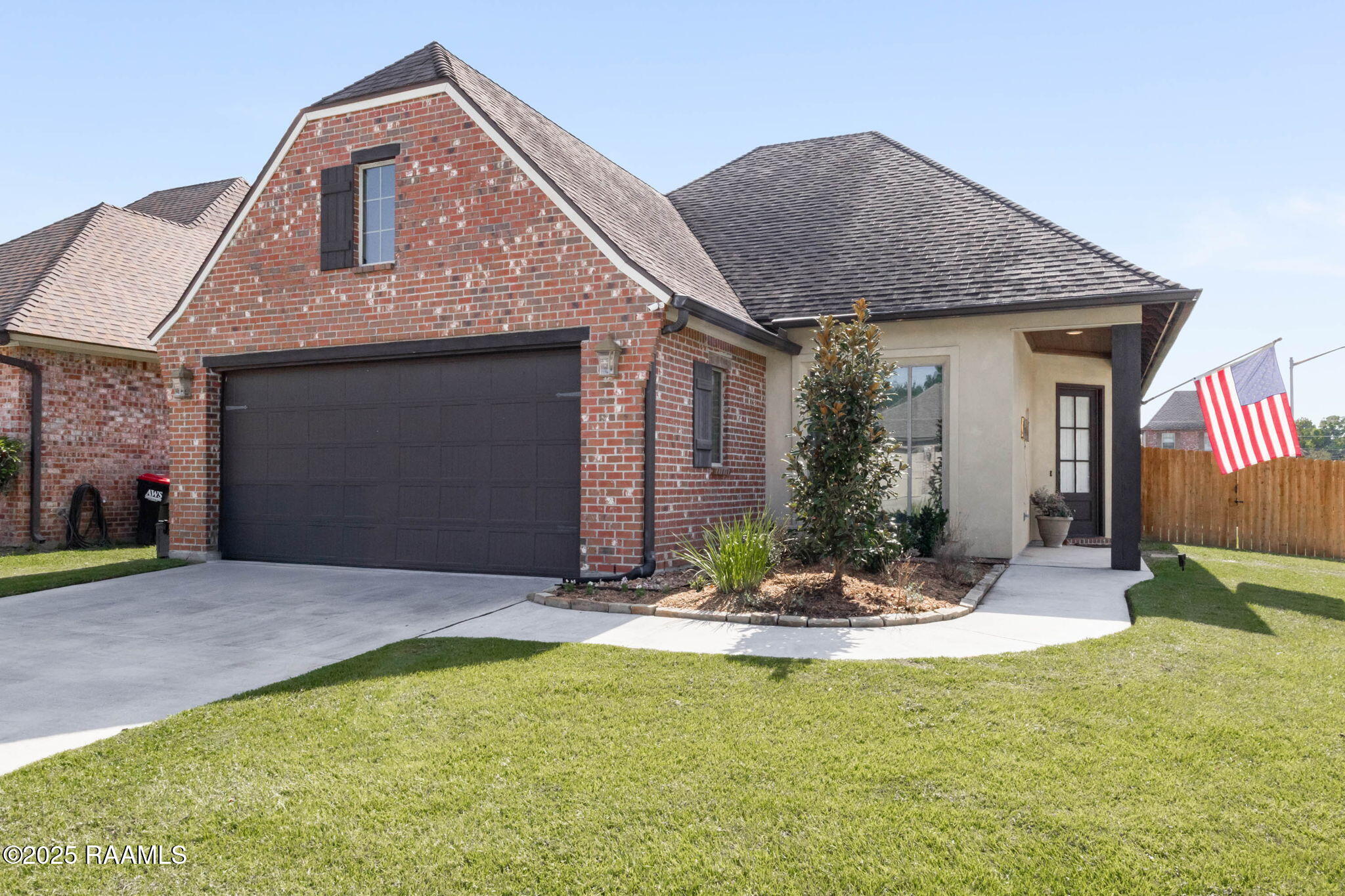 1-web-or-mls-107 Chicago Lane-22