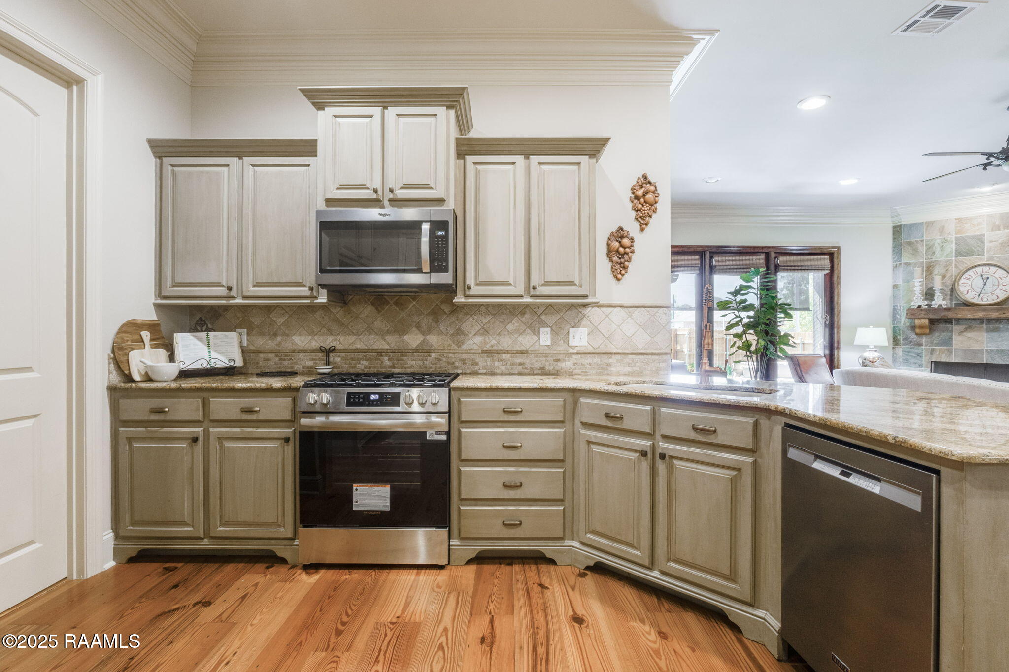 107 Chicago Lafayette, LA 70506 - Photo 4 of 23 10-web-or-mls-107 Chicago Lane-6