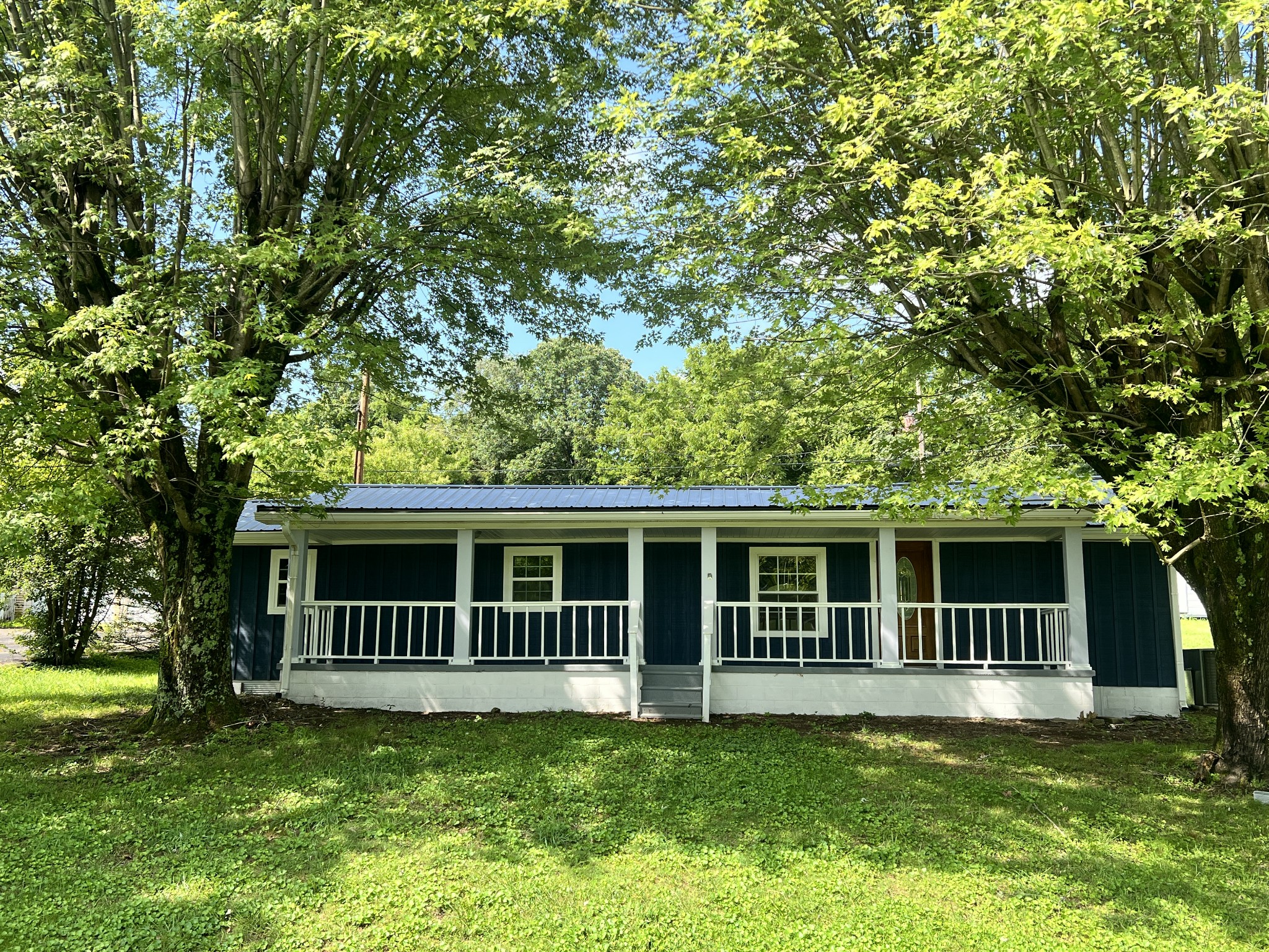 950 Howell Road Westmoreland, TN 37186 - Photo 1 of 8 Gallery Image 1