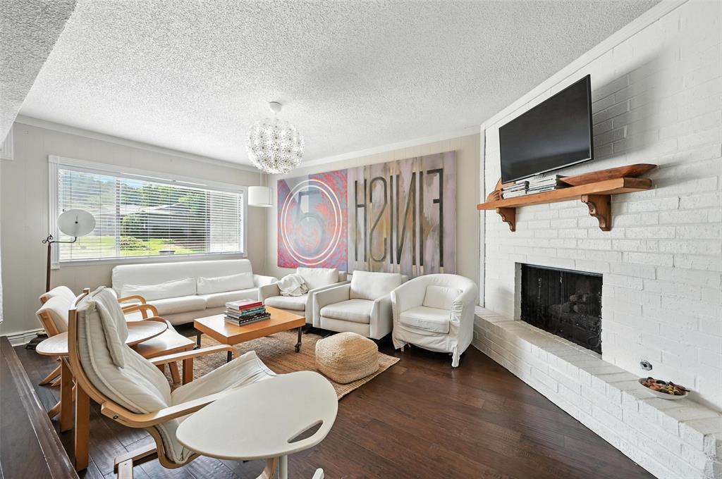 2004 Valley Lane Arlington, TX 76013 - Photo 11 of 39