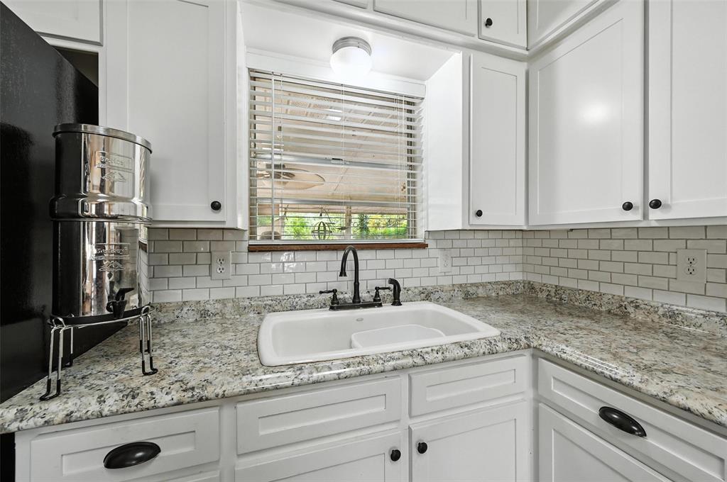 2004 Valley Lane Arlington, TX 76013 - Photo 19 of 39