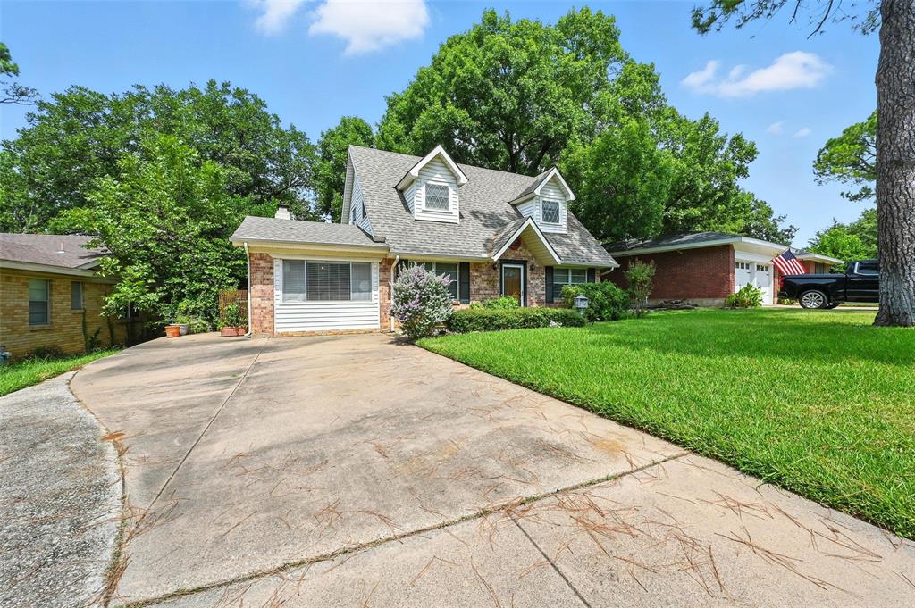 2004 Valley Lane Arlington, TX 76013 - Photo 3 of 39