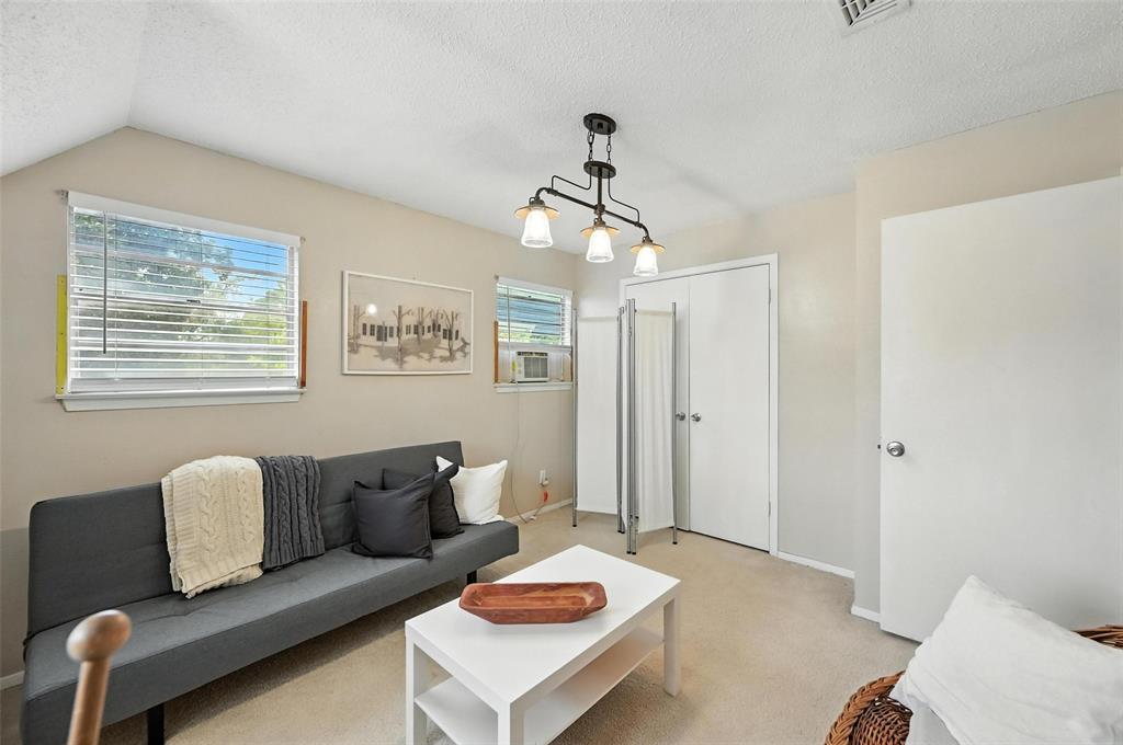 2004 Valley Lane Arlington, TX 76013 - Photo 33 of 39