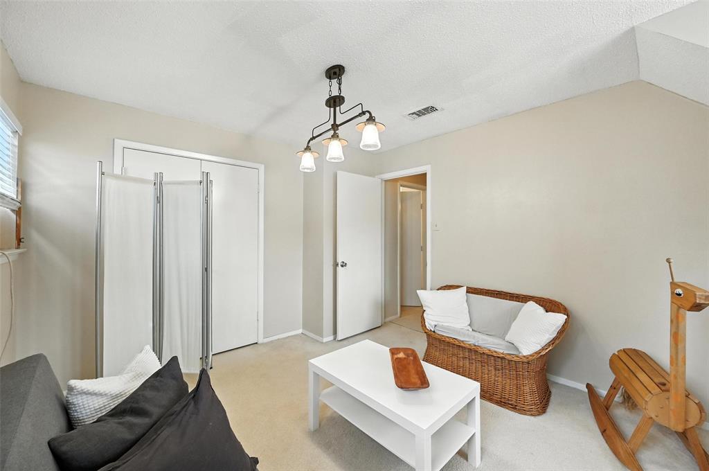 2004 Valley Lane Arlington, TX 76013 - Photo 36 of 39