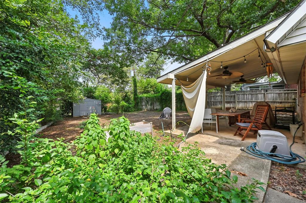 2004 Valley Lane Arlington, TX 76013 - Photo 37 of 39