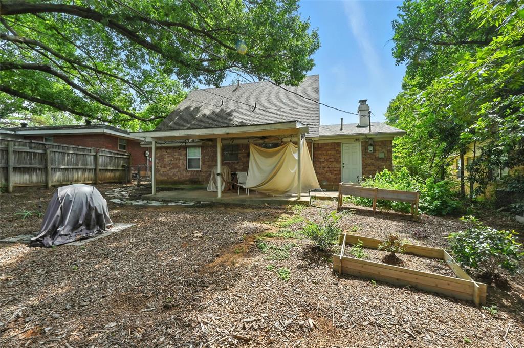 2004 Valley Lane Arlington, TX 76013 - Photo 38 of 39