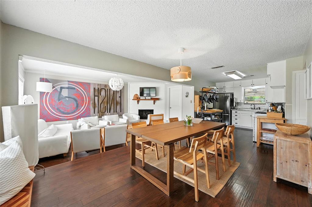 2004 Valley Lane Arlington, TX 76013 - Photo 6 of 39