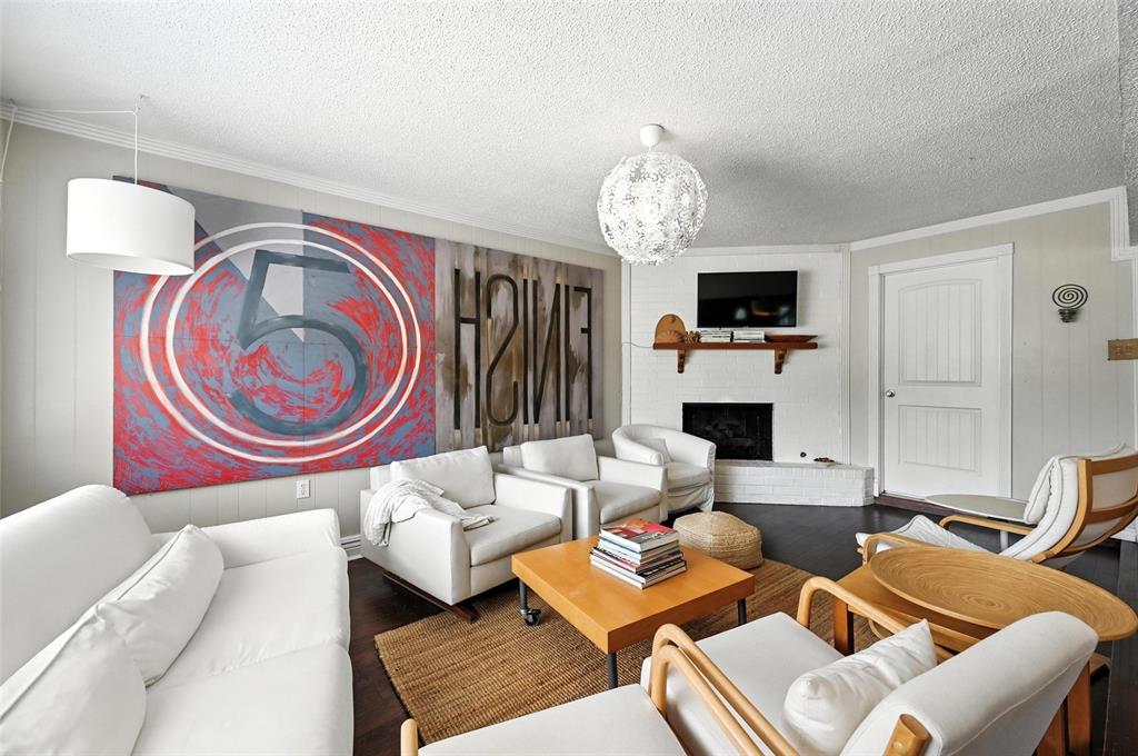 2004 Valley Lane Arlington, TX 76013 - Photo 7 of 39