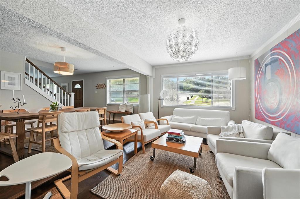 2004 Valley Lane Arlington, TX 76013 - Photo 10 of 39